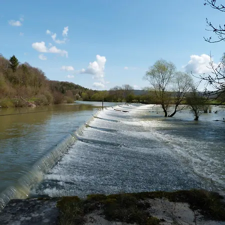 Loft Au Bord De La Meuse Avec Jardin, Terrasses Et Activites Variees A - Fr-1-585-81 بيت للعطل